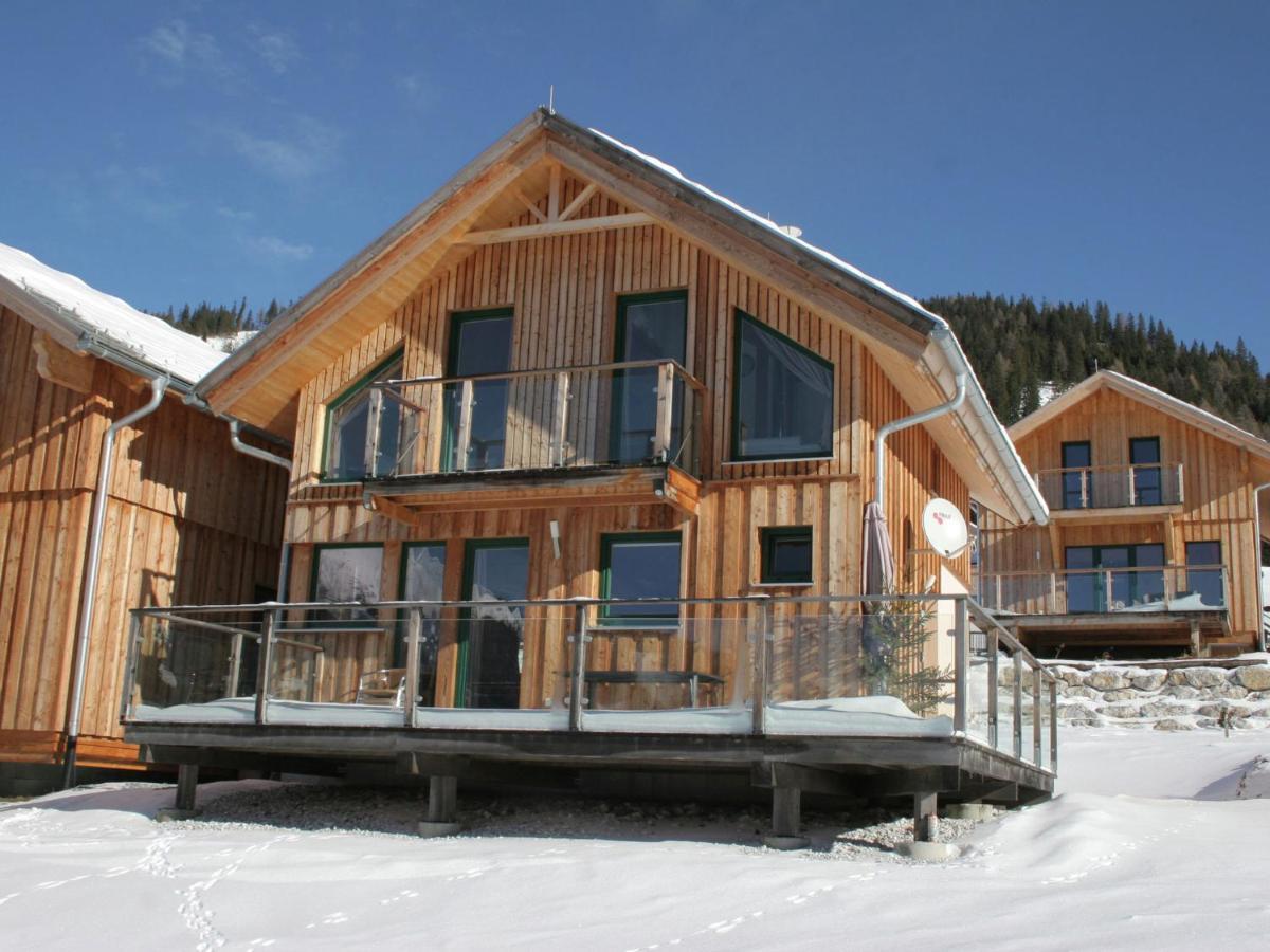 Wooden Chalet in Hohentauern with a Garden Exterior foto